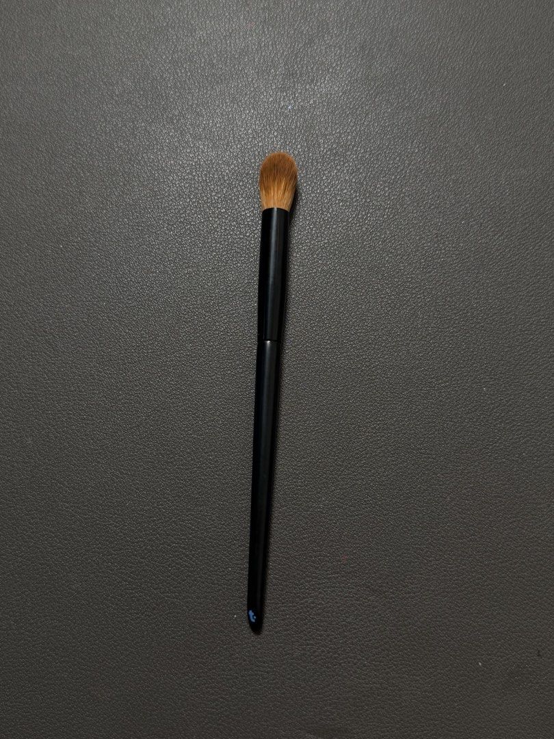 TILLO Multipurpose Detail Brush T06 (Category: Makeup) located in Manila. Submitted by declutterreset.ry (Listing ID 1447257243, Image 2). Description: - T06 multipurpose detail brush - Original packaging with cute cherry blossom design - Black handle with blue text - Ideal for detailed makeup application - Selling because it's no longer needed.