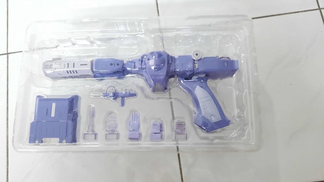 Transformers Mp 29 Destron Laserwave (Category: Toys & Games) located in Kuching. Submitted by endless_hobbies (Listing ID 1447127885, Image 2). Description: * Takaratomy Transformers MP-29 Destron Laserwave. Light still works (battery not included) comes with a collector's coin. * Item is back in box. * Only accept ✅️ online transfer/ ✅️ bank- in payment and ✅️ Immediate payment is required after buyer agrees to buy. * 🚫 Lowballer, 🚫 Fussy buy