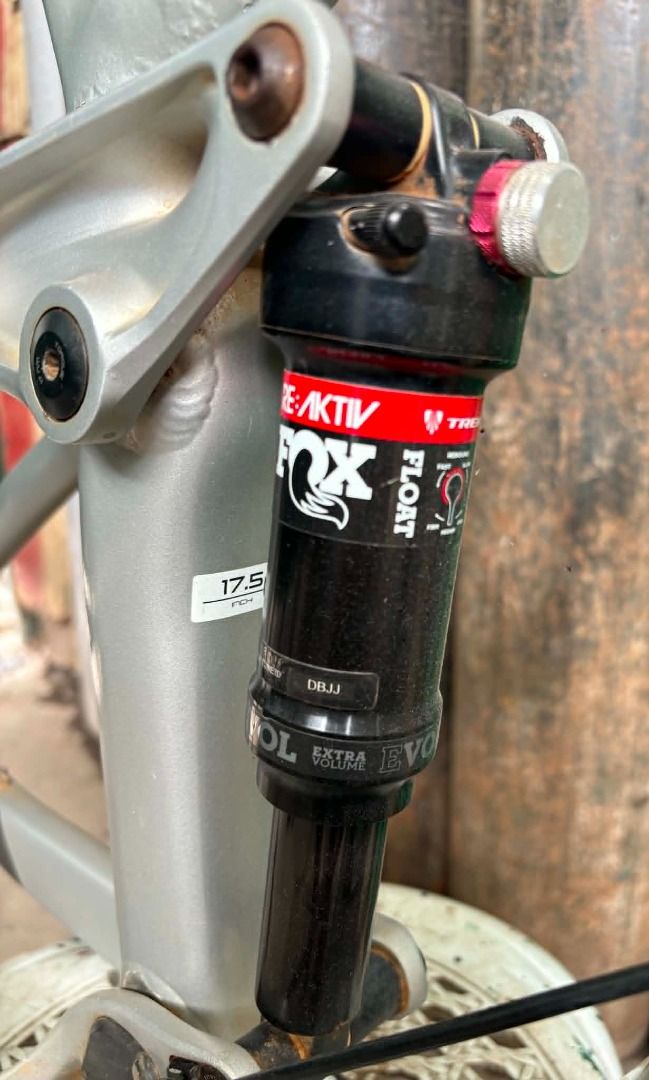 Trek Fuel EX 8 Frame (Category: Bicycles) located in Manila. Submitted by judgecoy (Listing ID 1447150916, Image 2). Description: - Size M (17.5 in) - Fox Float rear shock - aluminum - 29er - 130mm travel - includes EXA Form dropper post with remote switch - includes SRAM BB92 bottom bracket www.trekbikes.com/us/en_US/bikes/mountain-bikes/trail-mountain-bikes/fuel-ex/fuel-ex-8-29/p/21543/.