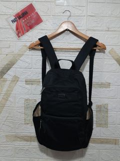 (Category: ) located in . Submitted by salupannino2016-98573 (Listing ID 1447265146, Image 1). Description: .