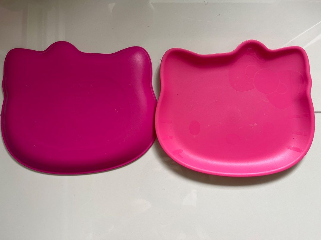 Tupperware Hello Kitty Plates (Set of 2)