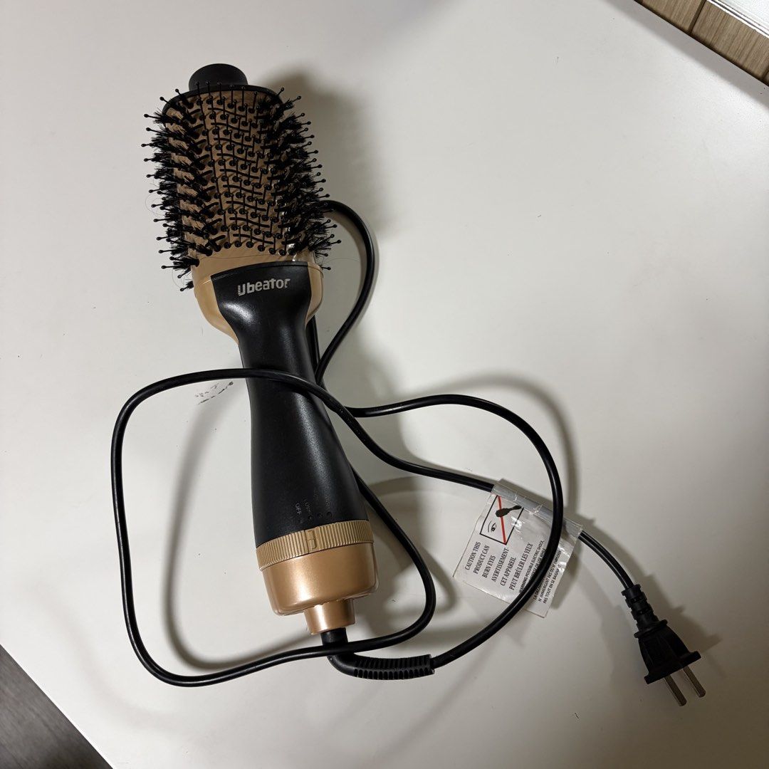 Ubeator Hot Airbrush Comb (Category: Hair) located in Baguio. Submitted by closetdropsbgo (Listing ID 1447263921, Image 1). Description: .