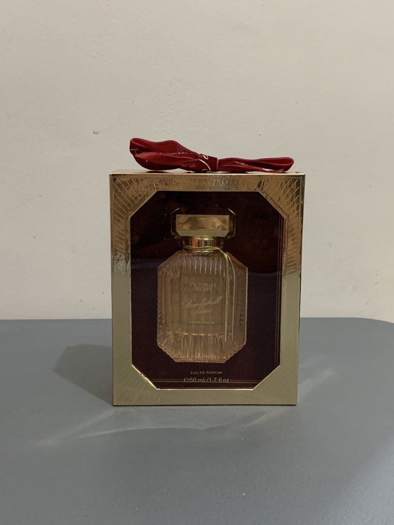 Victoria's Secret Bombshell Seduction Eau de Parfum 50ml (Category: Fragrance & Deodorants) located in Manila. Submitted by lovenice (Listing ID 1447259890, Image 2). Description: - Smells really good! I swear by this smell..