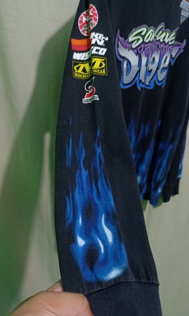 VINTAGE SKULL FLAME,GOOD CONDITION,19.5*26 (Category: Activewear) located in Tumauini. Submitted by patricktag49926 (Listing ID 1447120147, Image 2). Description: .