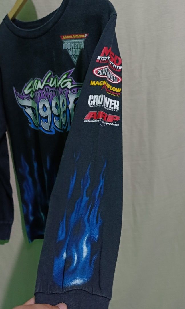 VINTAGE SKULL FLAME,GOOD CONDITION,19.5*26 (Category: Activewear) located in Tumauini. Submitted by patricktag49926 (Listing ID 1447120147, Image 3). Description: .