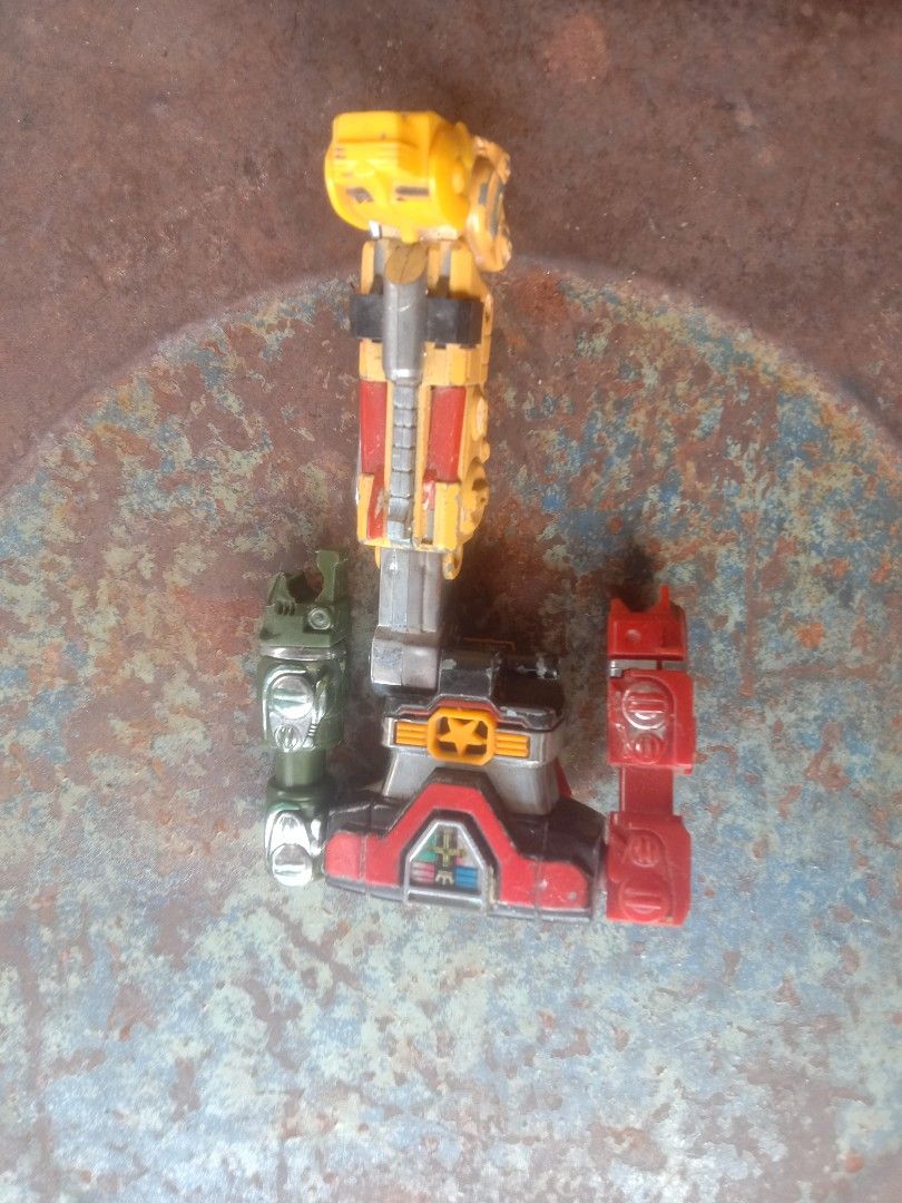 Vintage Voltron Lion Robot Toy Parts (Category: Toys & Games) located in Kuantan. Submitted by fotorunnasir (Listing ID 1447245170, Image 3). Description: - Vintage Voltron Lion Robot Parts - Includes: Torso, Arms, Legs - Condition: Shows wear and tear due to age - Ideal for: Completing your collection or custom builds - Please check photos carefully for exact condition and included parts.