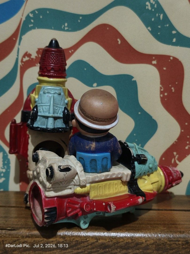 Vintage Yum Rocket blaster (Category: Kids Toys) located in Pasay City. Submitted by mancave07 (Listing ID 1447209337, Image 2). Description: As is vintage Jollibee toy (Yum rocket blaster) ✅ Vintage Jollibee toy ✅ Great display piece ✅ Rare and conversation starter ✅ Actual item in photos 📩 PM for price and inquiries. 🚚 Shipping available JNT and Lalamove. 🔒 Payment first policy..