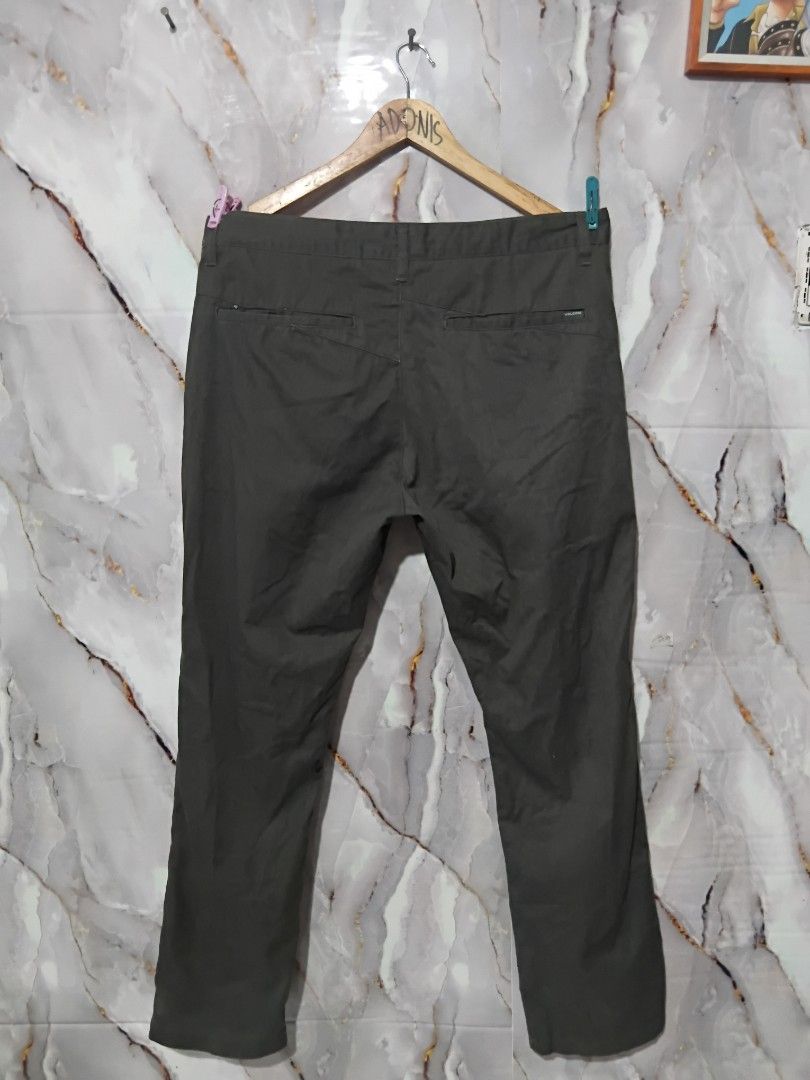 VOLCOM CORPO CLASS GRAY JEANS W38 L42 (Category: Jeans) located in General Mariano Alvarez. Submitted by adonid (Listing ID 1447108951, Image 2). Description: ORIGINAL VOLCOM CORPO CLASS GRAY JEANS GOOD CONDITION NORMAL SIGN OF USAGE ONLY W38 L42.