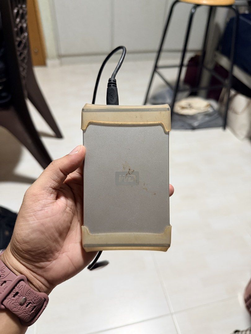WD 250GB External Hard Drive USB498707431446302720