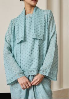 (Category: ) located in . Submitted by her.shop (Listing ID 1447255649, Image 1). Description: .
