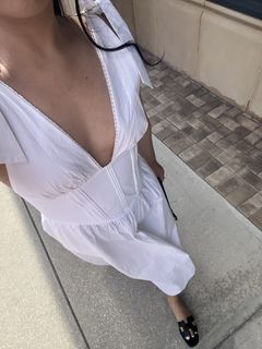 (Category: ) located in . Submitted by kaydecluttersss (Listing ID 1447292152, Image 1). Description: .