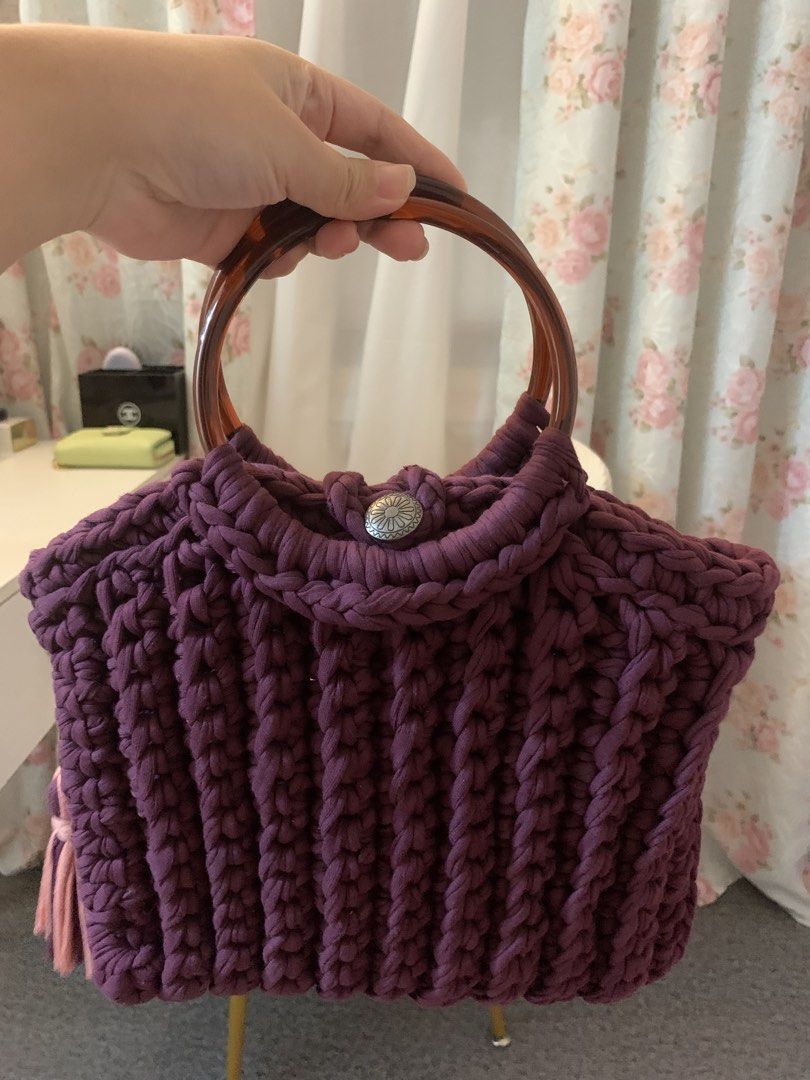 Woven Bag in Plum color (Category: Beach Bags) located in Bocaue. Submitted by gaille29 (Listing ID 1447164531, Image 1). Description: .