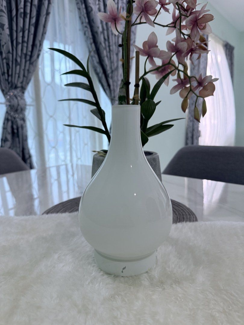 YL DIFFUSER (Category: Others) located in Alor Setar. Submitted by wniezmri33 (Listing ID 1447257181, Image 1). Description: YL Diffuser to letgo ❌ Box Only Diffuser Negotiable .