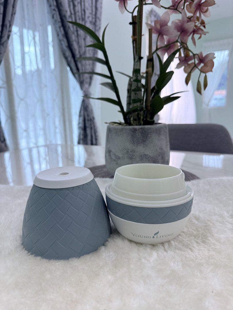YL DIFFUSER (Category: Others) located in Alor Setar. Submitted by wniezmri33 (Listing ID 1447257846, Image 2). Description: YL Diffuser to letgo ❌ Box Only Diffuser Negotiable.