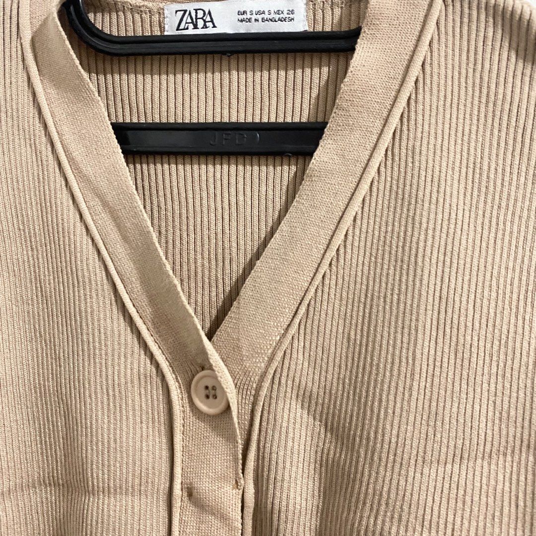 ZARA Vest Knit Mocca (Kategori: Atasan) berada di Jakarta Utara. Dikirim oleh all.collection.gum (ID iklan 1447221856, Gambar 3). Deskripsi: NETT NO NEGO, UDAH MURAH BANGET preloved pemakaian pribadi no deffect LD 95-110cm P 54cm 🍑OREN BY REQ 18% [take min 6pcs ADM 12%].