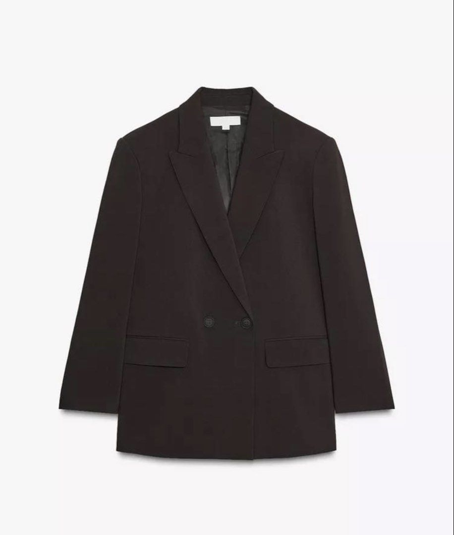 Zara Oversized Double breasted Blazer jacket (Category: Coats, Jackets and Outerwear) located in Pasig City. Submitted by redeem (Listing ID 1447176523, Image 2). Description: ‼️AVAILABLE ON HAND‼️ BRAND NEW WITH TAG‼️ Size: Small DESCRIPTION: Loose-fitting blazer with a lape collar and long sleeves with shoulder pads. Featuring front flap pockets and double-breasted button fastening at the front. COLOR: BROWN.