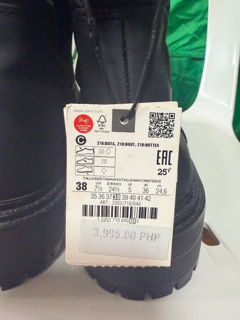 Zara Quilted Flat Knee-High Boots Black Size 38 (Category: Boots) located in Quezon City. Submitted by shellanie_closet (Listing ID 1447163738, Image 2). Description: - Zara Knee-High Boots - Color: Black - Design: Quilted - Sole: Chunky - Size: 38 EU - Condition: Brand new, never worn, with tags attached - Original Price: 3,995 PHP - Reason for Selling: Wrong size.