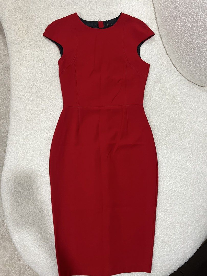 Zara red dress (Kategori: Gaun & Rok) berada di Jakarta Utara. Dikirim oleh sanitystudio (ID iklan 1447166887, Gambar 1). Deskripsi: .