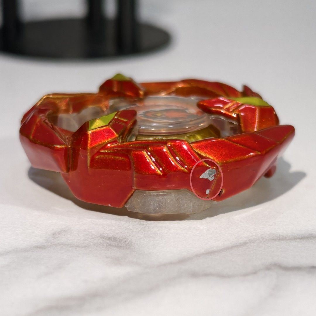 #250（已售）閒置全新微瑕 日版漫畫限定 BX-00 紅鳳凰羽翼 爆旋陀螺 Beyblade x // CX UX BX 00 01 03 11 15 17 18 23 29 41 42 48 49 （分類：動作及對戰玩具）位於 Hong Kong。 由 kivvvv.2nd 提交（商品編號 1450895455，圖片 3）。簡介： 全新無打過 但有崩花 如圖三/四 有盒 所見即所得 可於店鋪主頁搜尋 '✔️' 以了解現有庫存🤝 💡 交收須知 訂單總額未滿 $200： 一律使用順豐到付。 訂單總額滿 $200 或以上： 可選擇順豐到付 或 面交。 面交地點（只限晚間）： 藍田 / 中環 / 尖沙咀地鐵站。