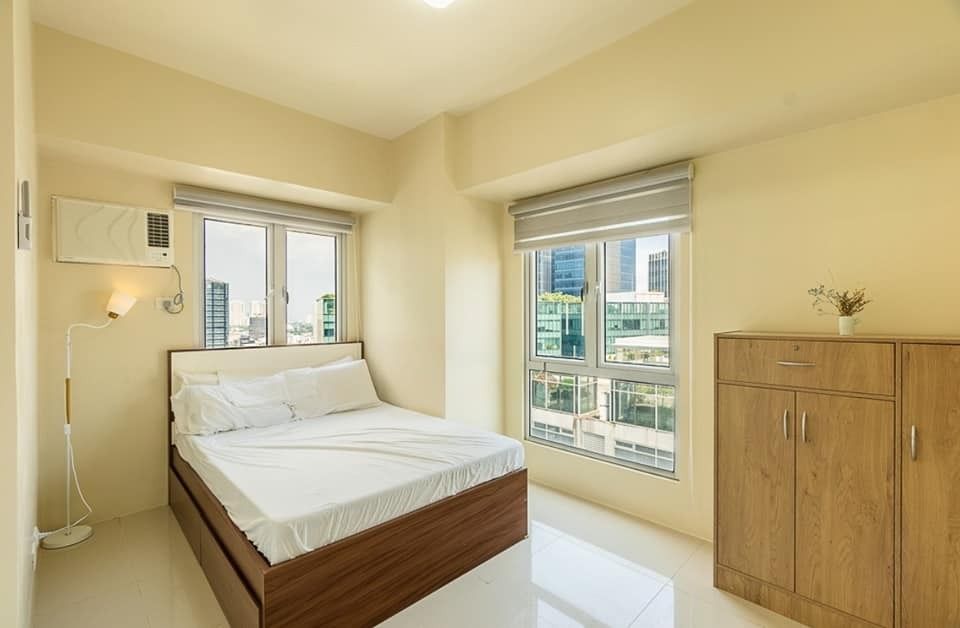 2BR Unit For Rent - The Montane BGC (Category: Apartments & Condos) located in Makati City. Submitted by vsg.realestate (Listing ID 1450934327, Image 3). Description: 🔆 2BR Unit For Rent - The Montane BGC 📌Property Details 22nd Floor 2BR 2TB 58 sqm Fully Furnished 1 Parking Slot 📌Features 1 Storage Room Quiet Corner Unit Beside Fire Escape Facing Pool/Uptown Mall Nearby Places: Avida Towers Verte, One Uptown Residences, Madison Parkwest, Uptow