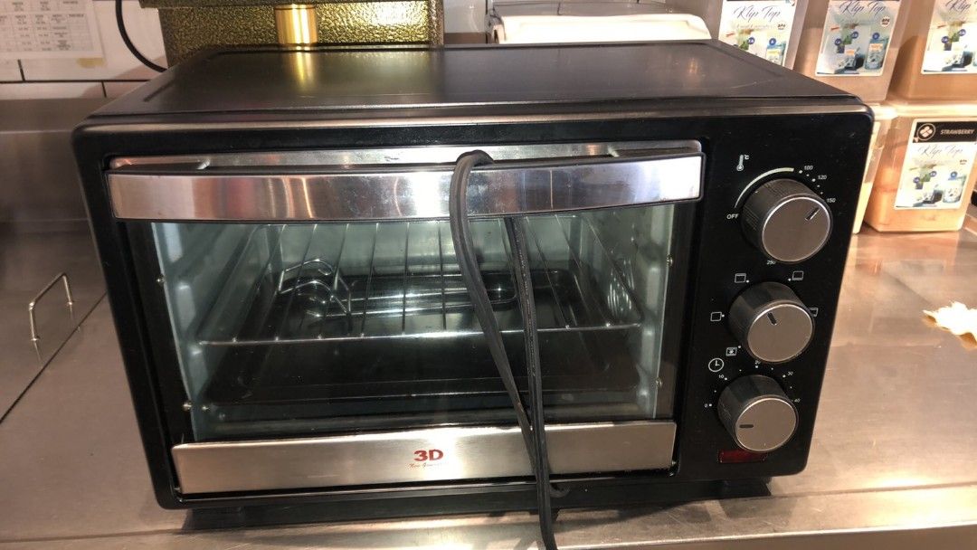 3D Electric Oven EO-16C 16L (Category: Ovens & Toasters) located in Pasig City. Submitted by cgj22 (Listing ID 1450769758, Image 1). Description: - 3D Electric Oven (Model EO-16C) - 16L Capacity - Three Control Knobs: Temperature, Timer, Function - Includes Baking Tray and Wire Rack - Ideal for Baking, Toasting, and Reheating - In good working condition.