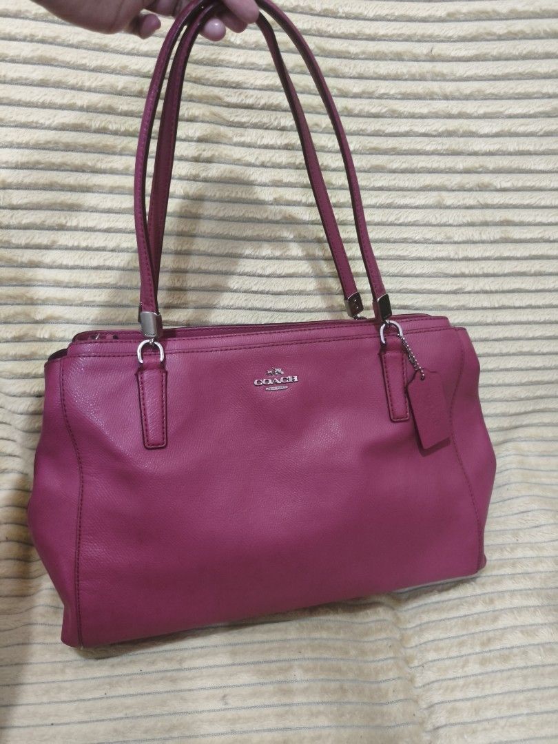 🟣 Coach pink Carryall large Minimalist (Category: Tote Bags) located in Cebu City. Submitted by cherry_05 (Listing ID 1450879934, Image 1). Description: 🎀New Sale🎀 ♡ colors may vary due to lighting ♡ Please make do with the pictures provided. I do not model items. ♡ preloved po so please manage your expectations. ♡ Please ask all questions prior to making an offer as all sales are final. ♡ First to pay owns the item ♡ no return, no exchange ♡ 