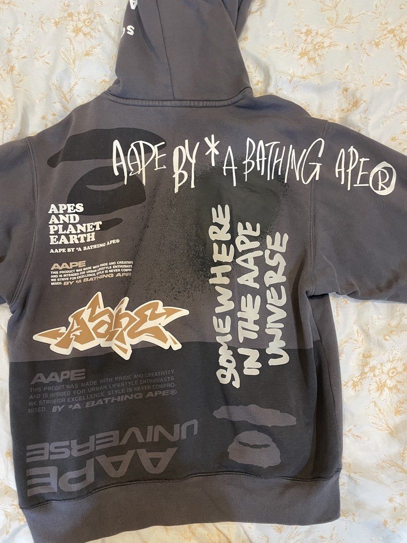 由 sweetpricego (刊登 ID 1450909404，圖片 3) 提交，位於 台北市 (Taipei) 的 Aape 經典塗鴉風格帽T (類別：休閒運動服飾)，說明：170/60公斤穿起來剛好。