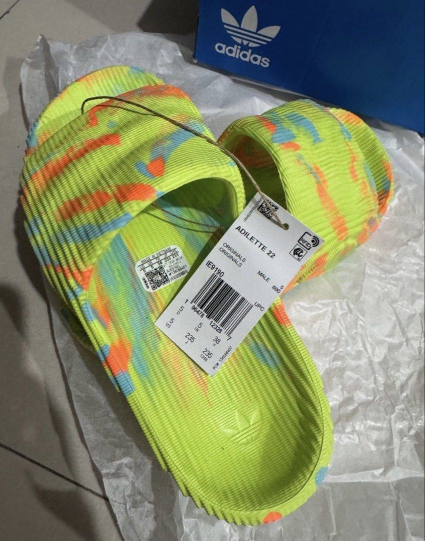 Adidas adilette 22 (Category: Slippers & Slides) located in Pasay City. Submitted by taptooload (Listing ID 1450878745, Image 1). Description: Adidas adilette 22.