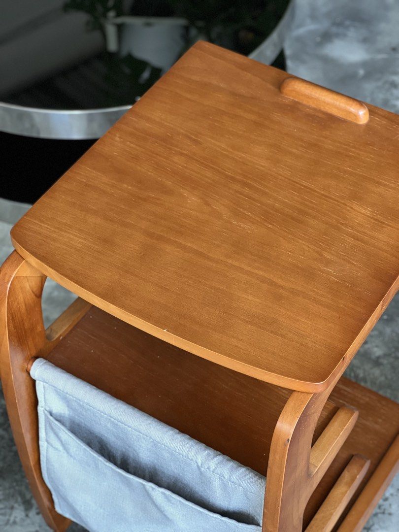 Adjustable Side Table (Category: Tables & Sets) located in Batu Pahat. Submitted by minimaltojungle (Listing ID 1450764074, Image 3). Description: Good condition. Ada roda dan ketinggian meja boleh dilaraskan. Sepf pickup di Batu Pahat Johor..