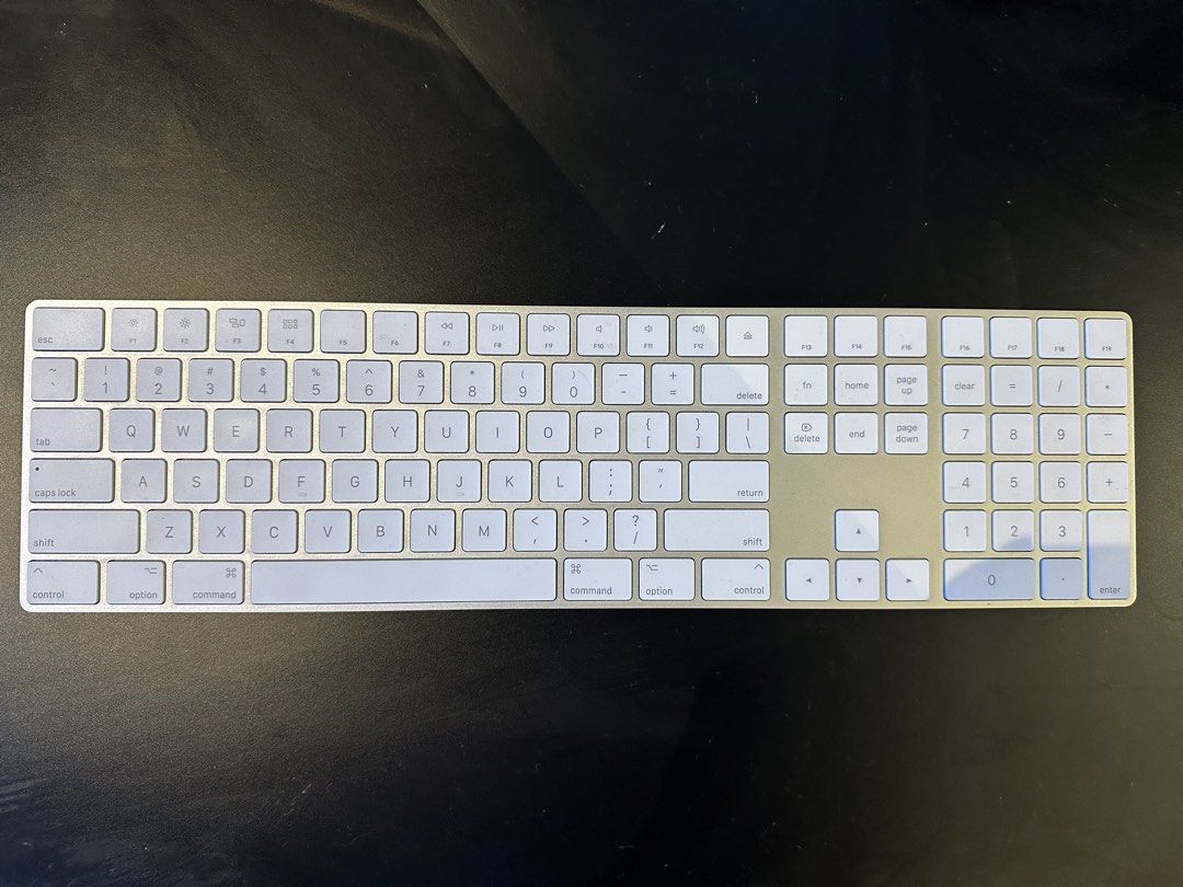 Apple Magic Keyboard with Numeric Keypad514681794347683840