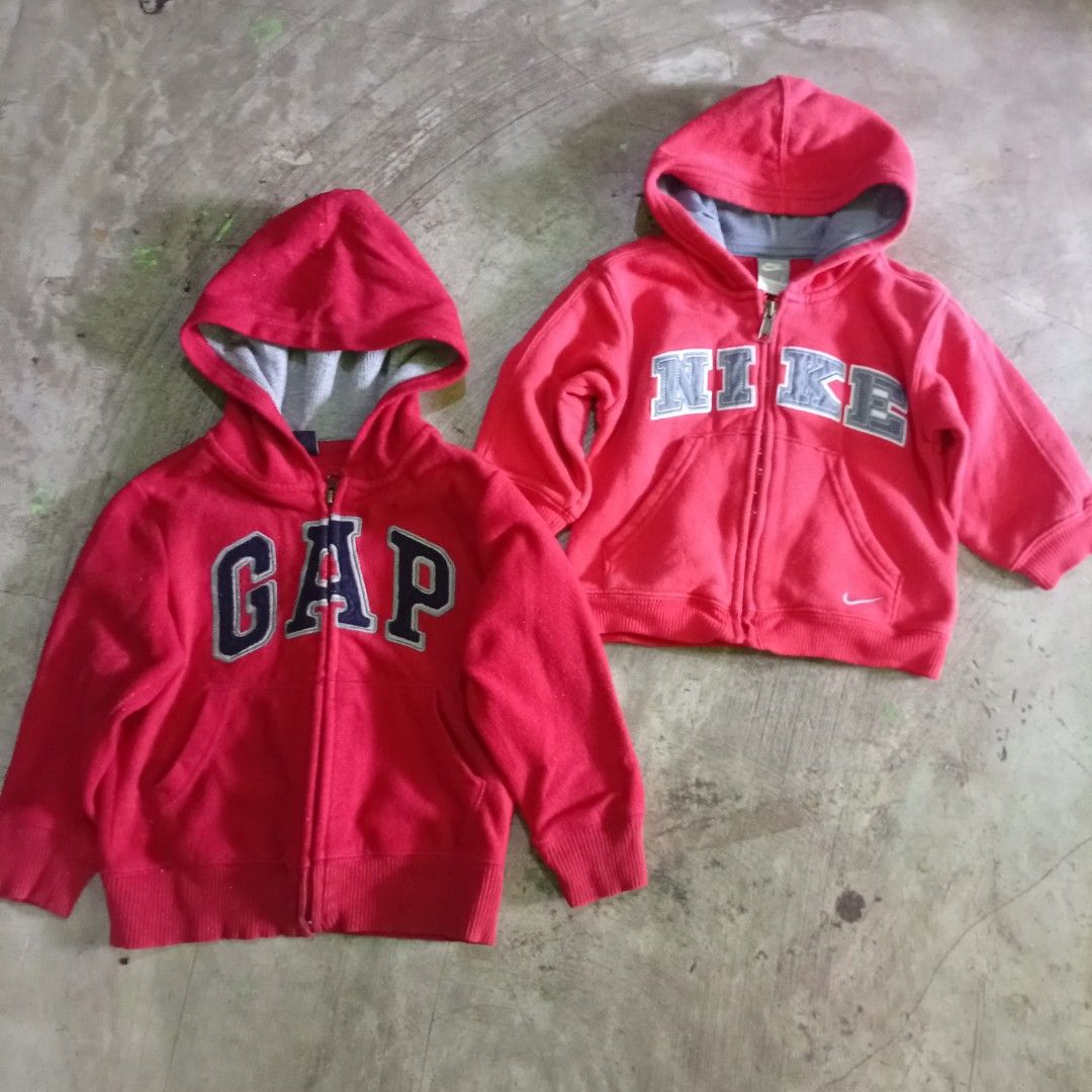 Authentic Gap And Nike hoodie (Category: Babies & Kids Fashion) located in Manila. Submitted by mojonarchives (Listing ID 1450802122, Image 1). Description: Authentic Gap And Nike hoodie for Babies 450 for 2 Hoodies Condition Excellent Colorate 9.5/10 issues:0.