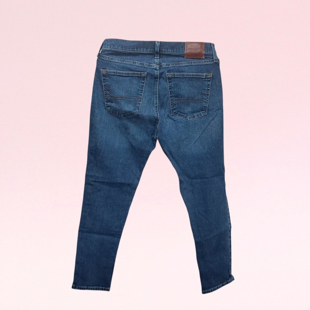Authentic Hollister Taper Jeans - Epic Flex (Dark Denim) (Category: Jeans) located in Quezon City. Submitted by firstlovedbyb (Listing ID 1450768702, Image 3). Description: Authentic Hollister Epic Flex Taper Jeans. No major flaws or issues. Rarely used. Good as new. Bought in the US. Color: (dark denim in actual / color in photo may vary due to lighting and phone camera used) Size on tag: W32 L30.