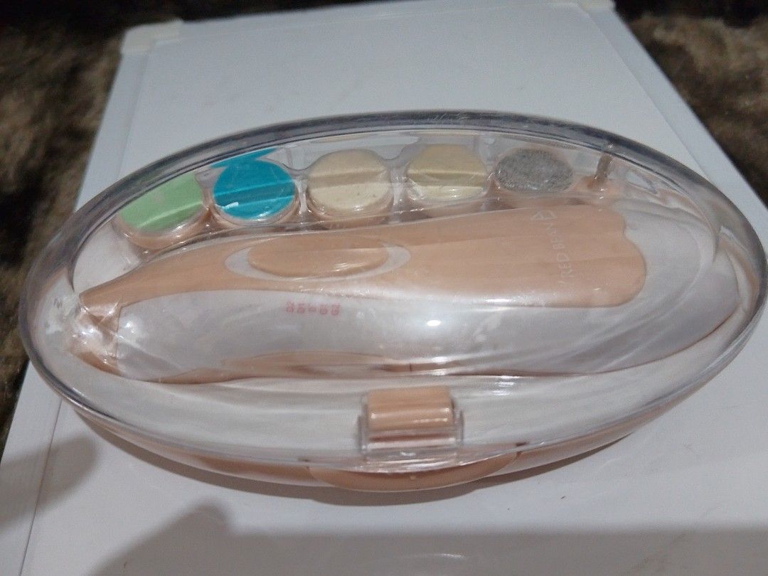 baby (Category: Baby Toiletries & Grooming) located in Manila. Submitted by winslet99 (Listing ID 1450887075, Image 3). Description: RED BEAN NEWBORN BABY NAIL TRIMMER SET ✨ ✅ Premium electric nail care kit for babies ✅ Battery operated — easy to use anywhere ✅ Gentle & safe, no cuts or harm to little ones ✅ Comes with different grinding heads for all ages ✅ Complete set kept in original case.