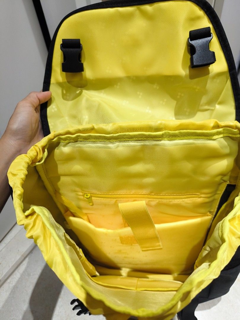 Backpack （分類：背包）位於 Hong Kong。 由 alea_01 提交（商品編號 1450742860，圖片 3）。簡介： 。