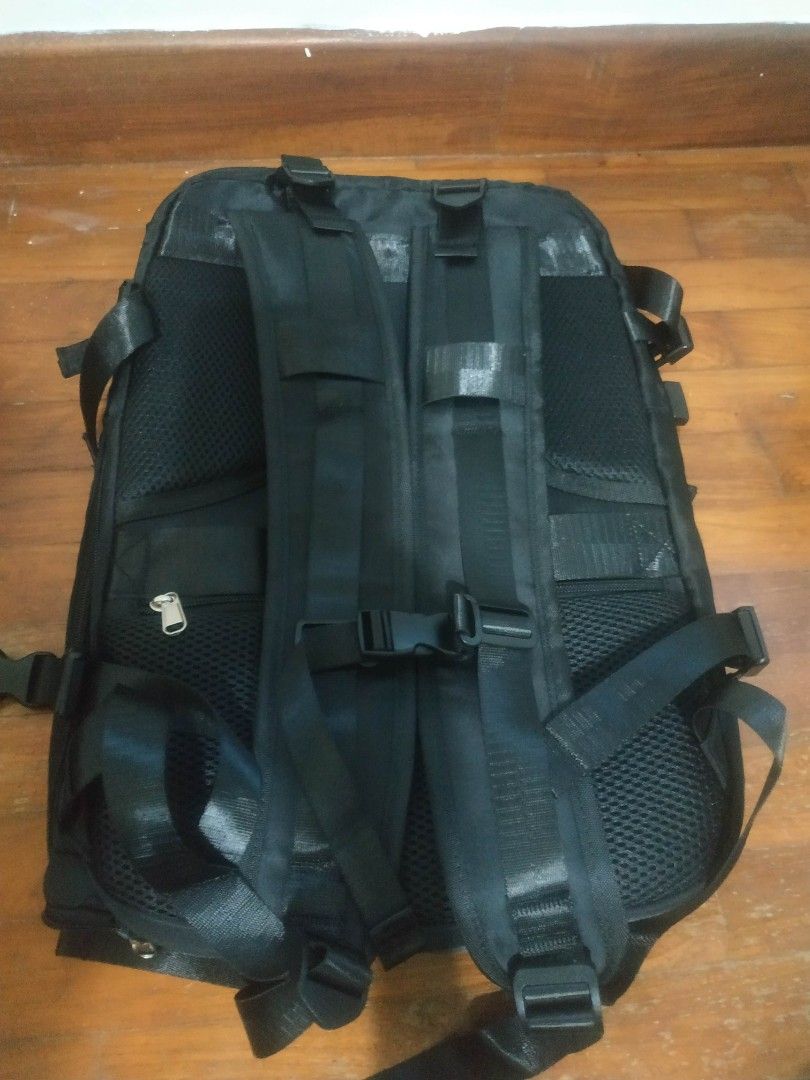 Backpack (Category: Backpacks) located in Singapore. Submitted by john_mm (Listing ID 1450752185, Image 3). Description: .