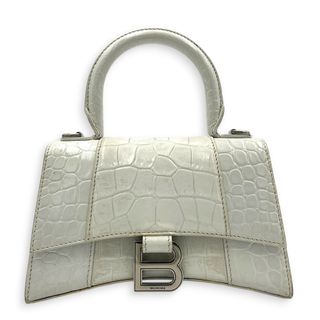 (Category: ) located in . Submitted by carousellluxury (Listing ID 1450792440, Image 1). Description: .