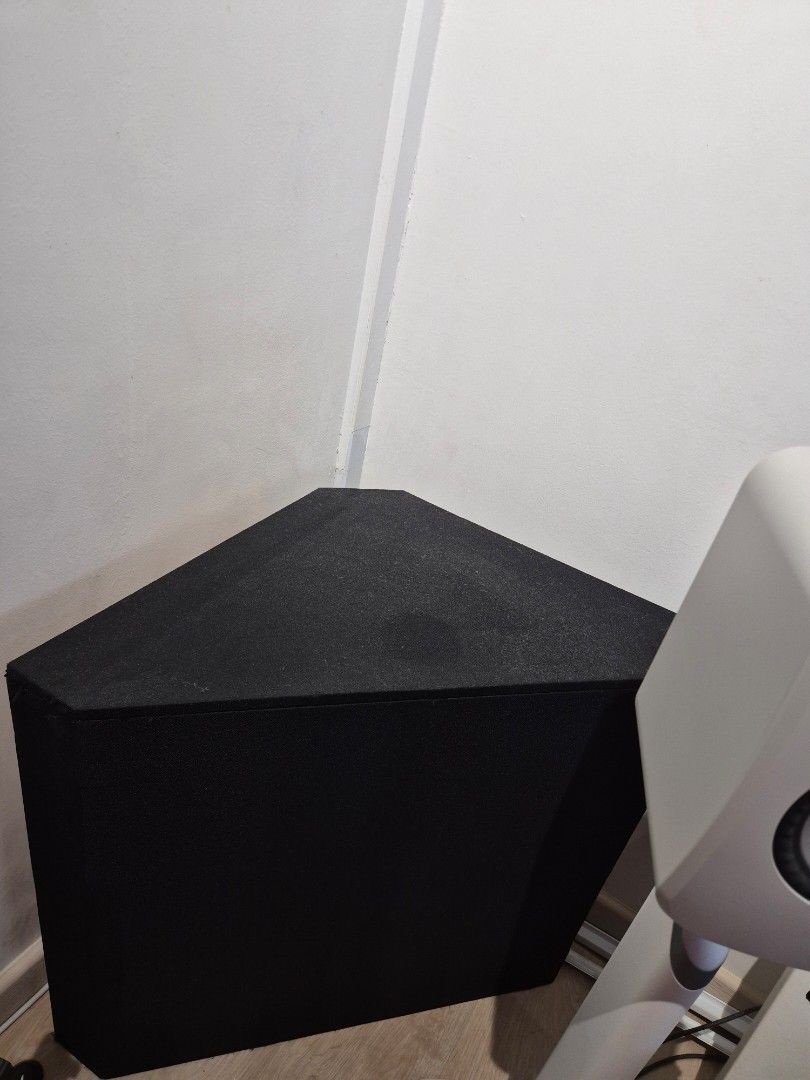 Bass traps (2 pieces)