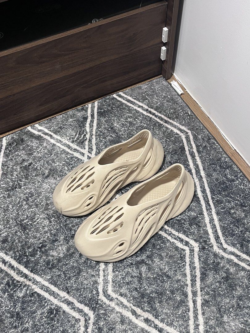 Beige Yeezy Foam Runner Sandals (Category: Slippers & Slides) located in Calamba. Submitted by kaiasianboy (Listing ID 1450786477, Image 1). Description: - Used but not abused - no box - just the shoe.