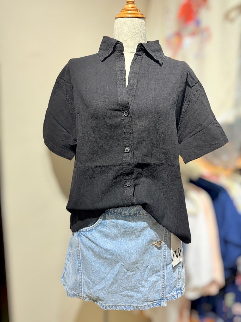 Bershka Short Sleeve Button Up Shirt - Multiple Colors (Category: Tshirts & Polo Shirts ) located in San Fernando. Submitted by mci.ph (Listing ID 1450836656, Image 2). Description: - Bershka short sleeve shirts - Available colors: Cream, Black, White, Grey - Button-up style with collar - Relaxed fit - Ideal for casual wear or layering.