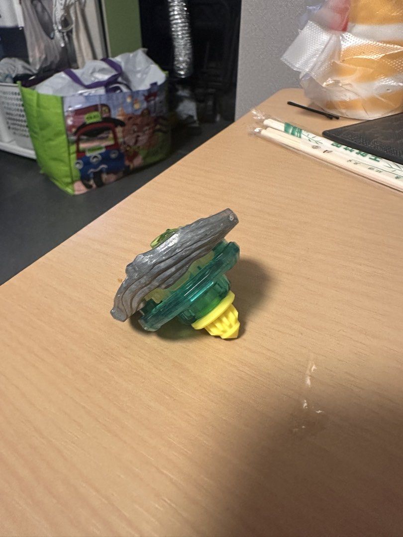 beyblade x 爆旋陀螺放全新飛龍盤 薯片龍set 少用 （冇960 LR) （分類：互動玩具）位於 Hong Kong。 由 xxx864 提交（商品編號 1450927540，圖片 3）。簡介： 可小議。