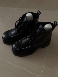 (Category: ) located in . Submitted by kay.closets (Listing ID 1450812456, Image 1). Description: .