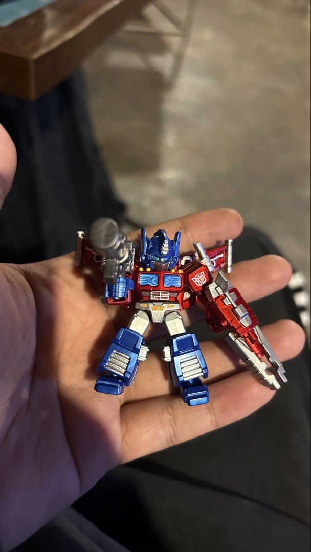 Blokees Optimus Prime GDV 01 SS (Kategori: Mainan) berada di Bekasi. Dikirim oleh capable.vintage (ID iklan 1450808123, Gambar 3). Deskripsi: Blokees Optimus Prime GDV 01 SS 100% Like New, No Flaws, Full Set .