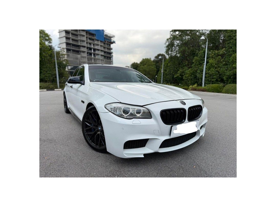 BMW 5 Series Sedan 523i 2.5 (A) (Category: Used Cars) located in Singapore. Submitted by swspareparts (Listing ID 1450874202, Image 1). Description: White BMW 5 Series sedan. $0 downpayment Monthly $1300+ New aircon compressor. Wear and tear all done up! Aftermarket valvetronic on off exhaust Stock exhaust provided Carbon fiber steering wheel Ps5 tyres Ambient lighting Upgraded android system with apply car play Upgraded bodykit Sports rims Conta