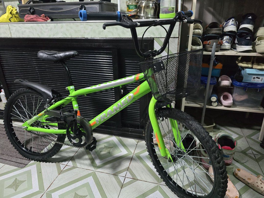 BMX Framed Cyclone (Category: Bicycles) located in Bulacan. Submitted by blacksheep20 (Listing ID 1450865344, Image 1). Description: RUSH SALE BMX Framed Cyclone 🚲 Loc: Paombong, Bulacan 🚲 Wheel Size: 20-inch 🚲 Neon green 🚲 With black wire front basket, blue handlebar grips 🚲 BRANDNEW, tinesting lang. PICKUP/ MEETUP NEARBY.
