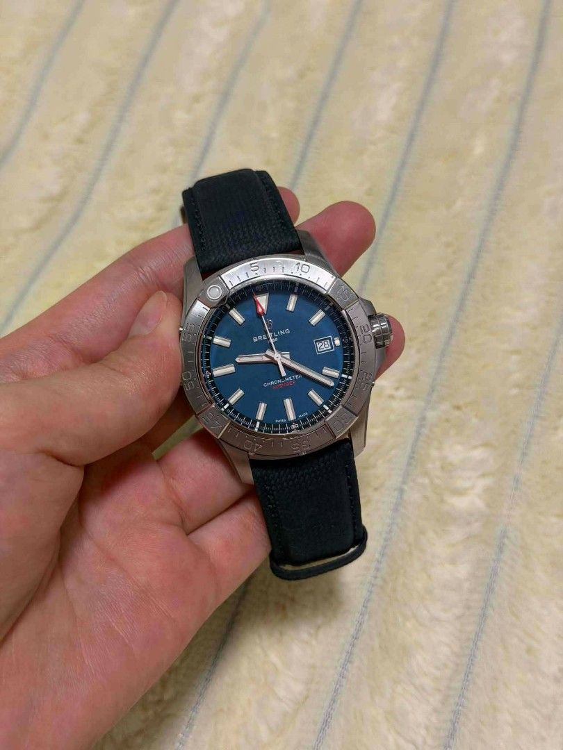 Breitling Avenger Automatic 42 (Category: Luxury Watches) located in Navotas City. Submitted by karl_nq (Listing ID 1450832314, Image 2). Description: Breitling Avenger Automatic 42 A modern classic from Breitling. Featuring a blue dial, automatic Swiss movement, and a bold aviation-inspired design. Complete Box and Papers, Wala lang Resibo. NEGOTIABLE.. Still on Warranty.