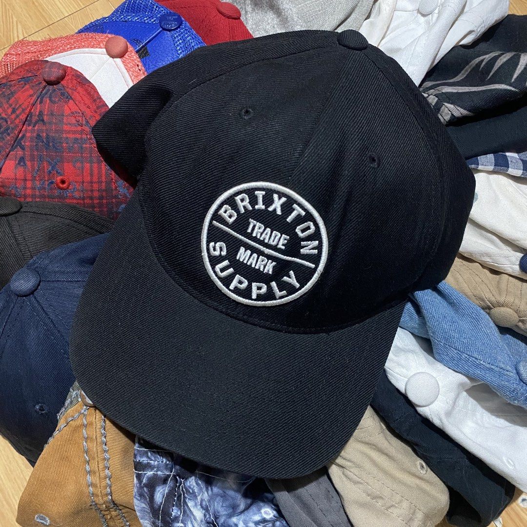 BRIXTON BLACK OATH III SNAPBACK HAT (Category: Caps & Hats) located in Manila. Submitted by killthismane (Listing ID 1444157534, Image 1). Description: Brixton Supply Trade Mark snapback cap features a custom-embroidered round patch..