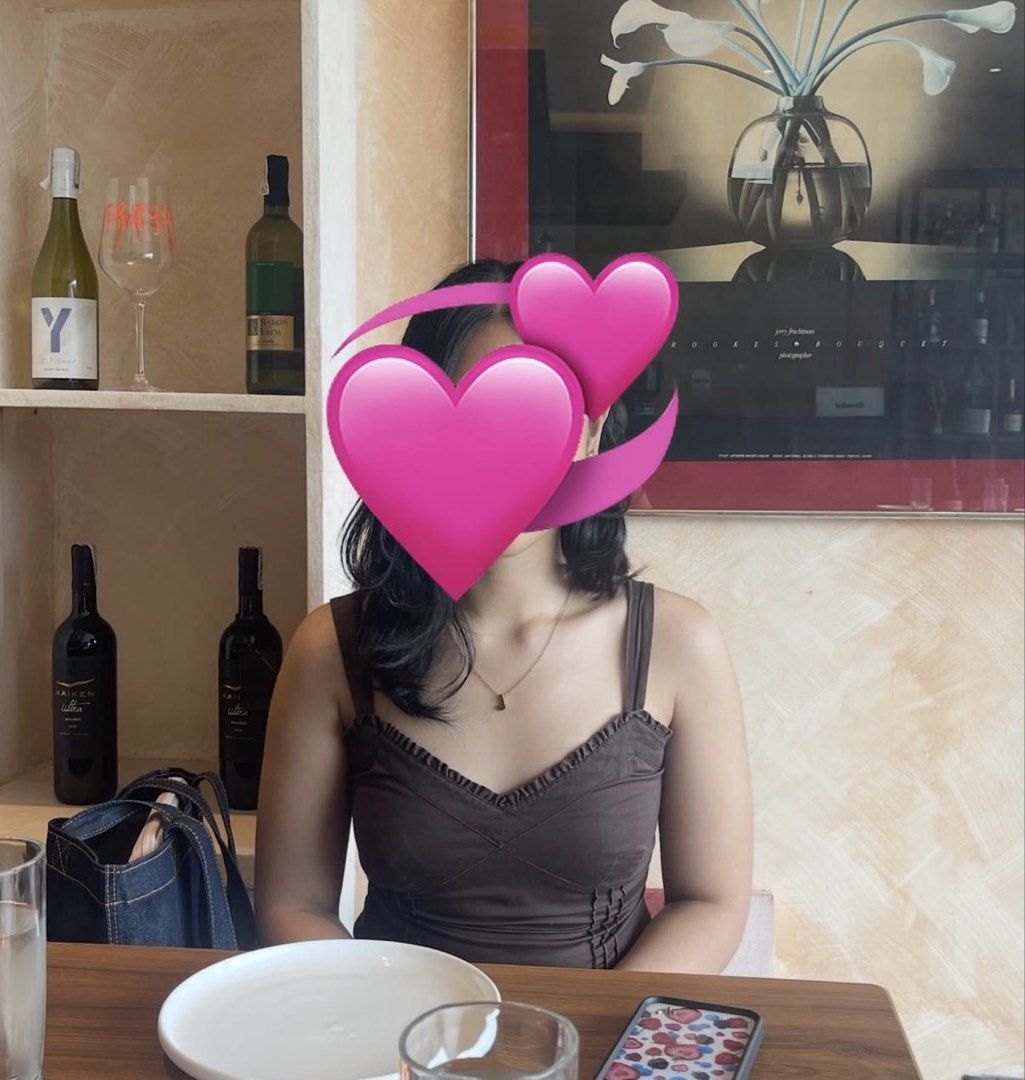 Brown Ruffled V-Neck Corset Top (Category: Sleeveless) located in Quezon City. Submitted by itemsbyj (Listing ID 1444138613, Image 3). Description: - small-medium.