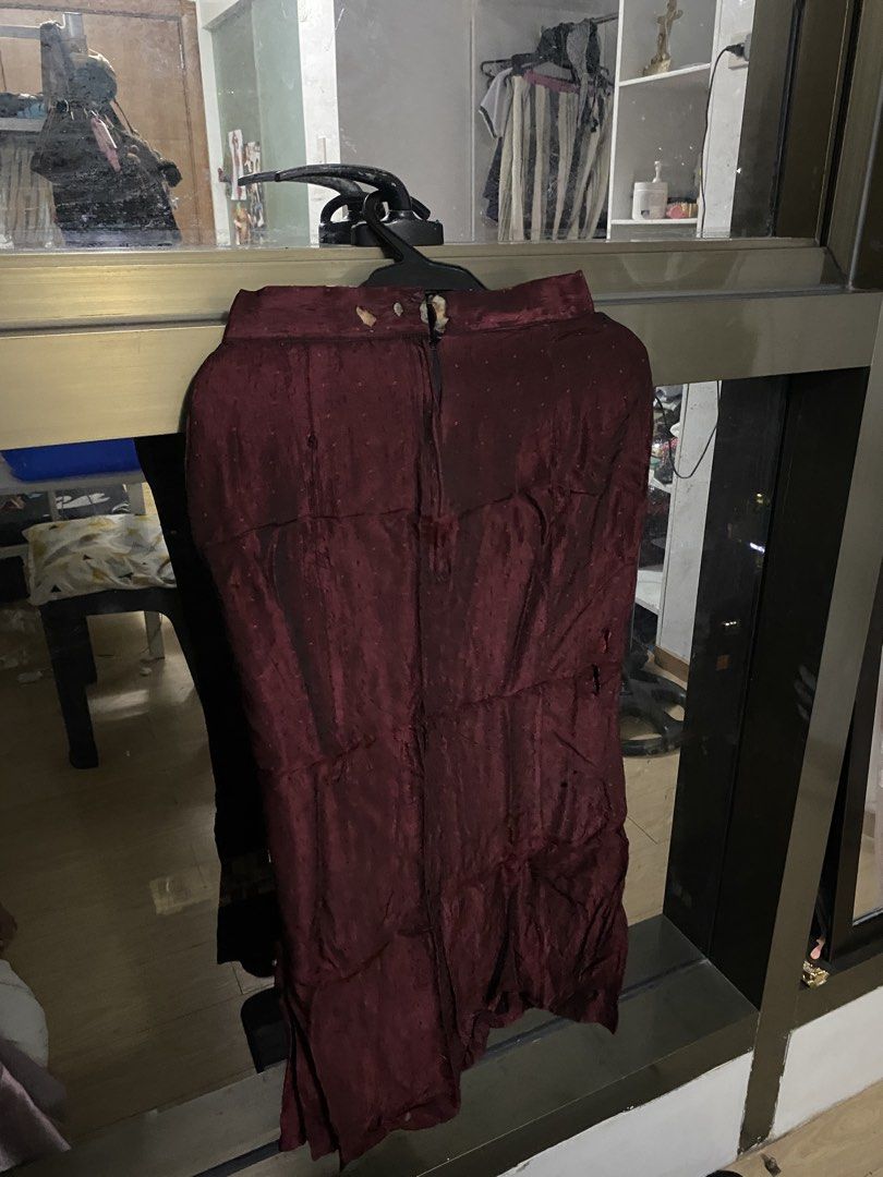 Burgundy Satin Skirt (Category: Skirts) located in Taguig. Submitted by aerish_declutter (Listing ID 1450870706, Image 2). Description: - Burgundy satin skirt .