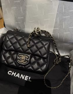 (Category: ) located in . Submitted by mywardrobe1111 (Listing ID 1434861724, Image 1). Description: .