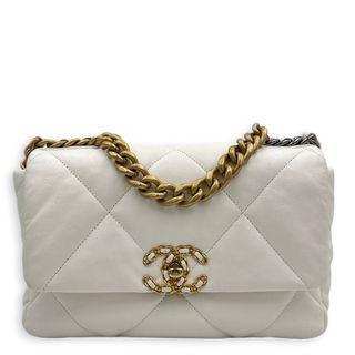 (Category: ) located in . Submitted by carousellluxury (Listing ID 1450807855, Image 1). Description: .